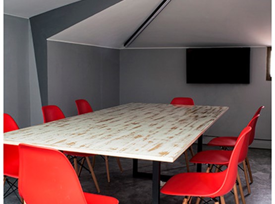 Sala de reuniones (8 personas)